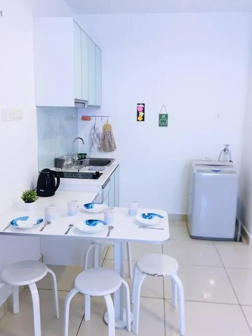 Lovely Seaview Penang Homestay @ Mansion One Gurney Pulau Pinang George Town 0*,  Malaysia
