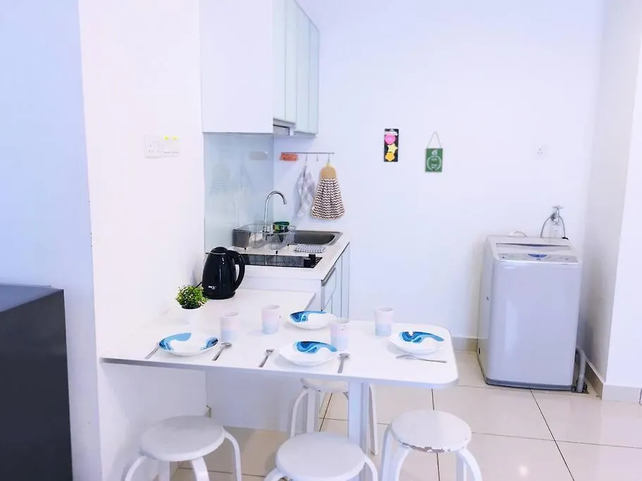 Lovely Seaview Penang Homestay @ Mansion One Gurney Pulau Pinang George Town Apartment